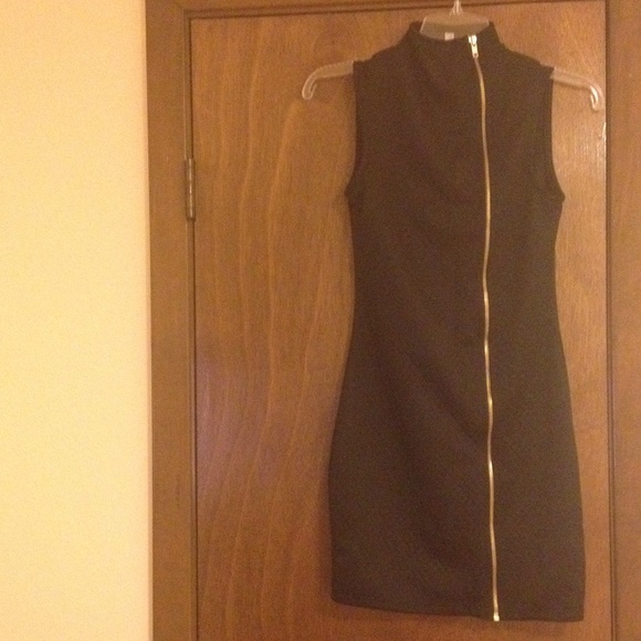 Dresses & Skirts - A zippered dress from Pinklicious