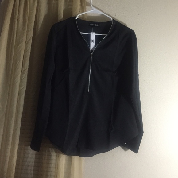 Black mid zip top