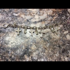 Gorgeous cross bracelet 🔹