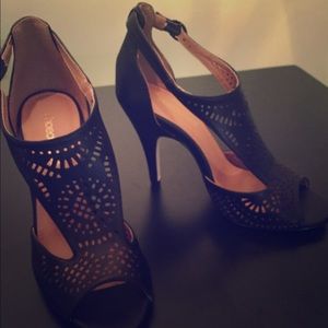 Black heeled sandals