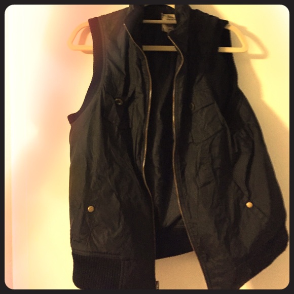 Old Navy Puffer Vest