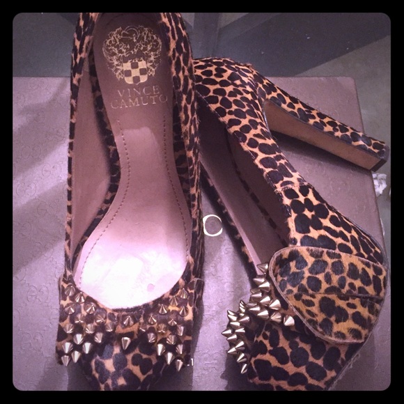 Vince Camuto leopard pumps