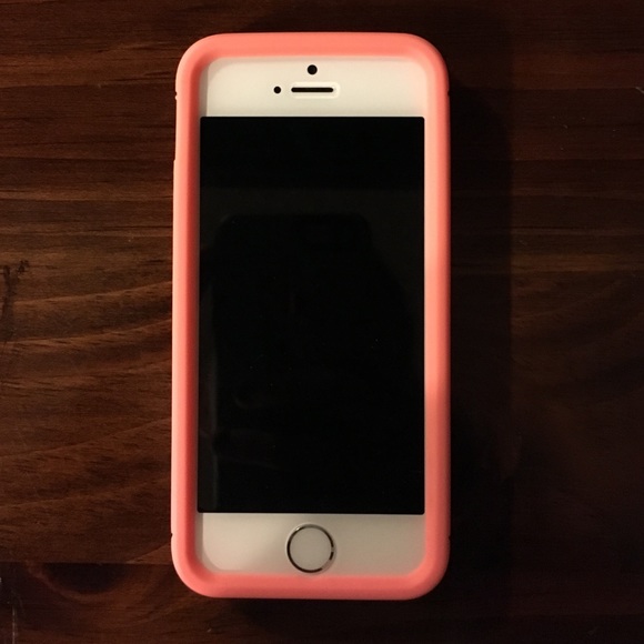 Victoria Secret iPhone 5/5s Case - Picture 3 of 4