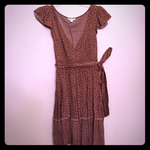 Candies brown wrap top dress. Flattering cut.
