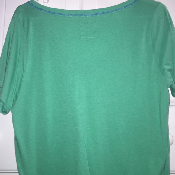 Hollister vneck - Picture 3 of 3