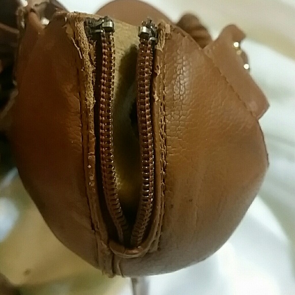 Tan heels - Picture 3 of 3