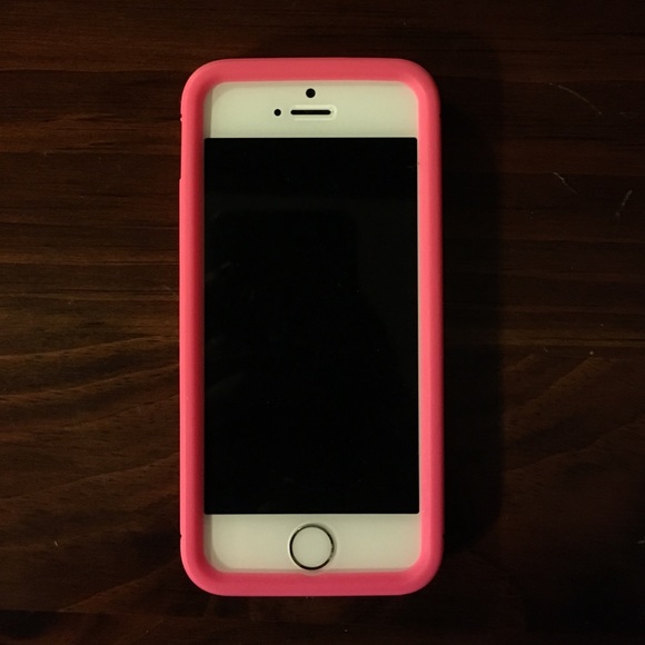 Victoria's Secret iPhone 5/5s Case - Picture 3 of 4