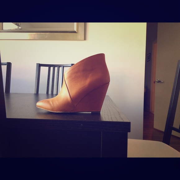 Camel colored Seychelles wedge booties.