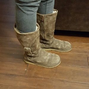Ugg Brown Suede Boots