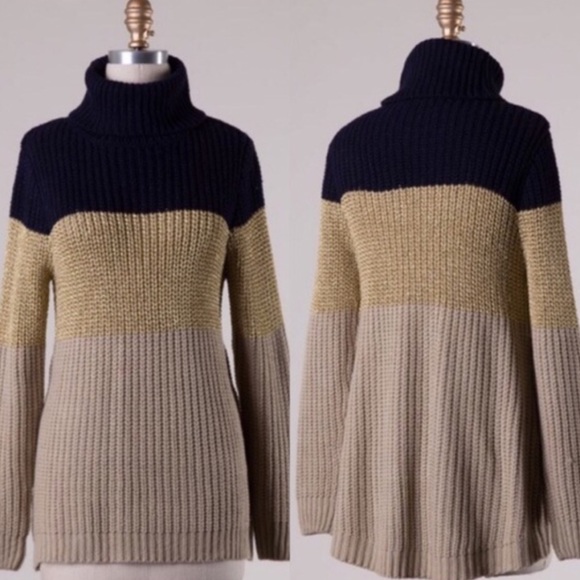 Monika Rose SF Sweaters - ✳️CLEARANCE✳️ Metallic Turtleneck Sweater