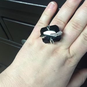 Jetsetter Crystal Ring