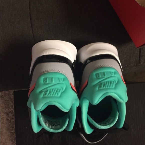 Nike women's air max ST