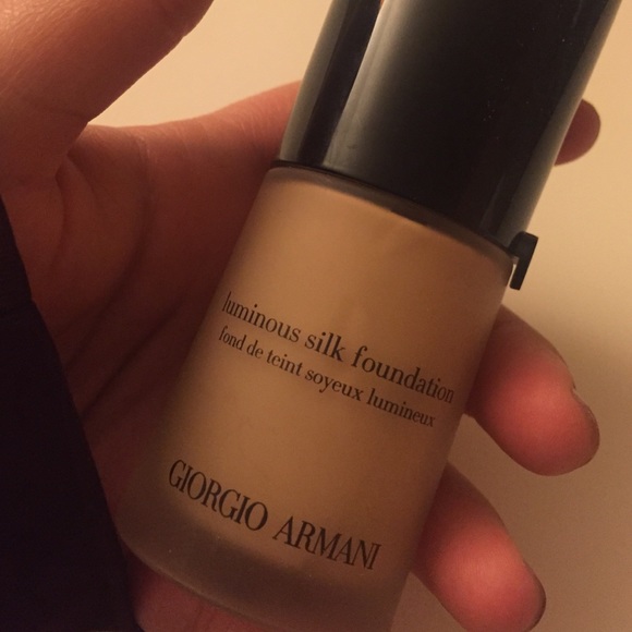 Giorgio Armani Luminous Silk Foundation