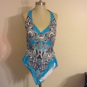 ‼️ MOVING SALE‼️Open Back Handkerchief Halter Top!