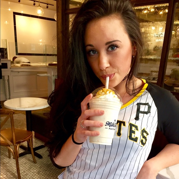 Meet Your Posher! - Picture 2 of 4