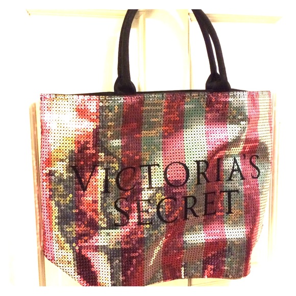 EXCLUSIVE Black Friday VS Tote!