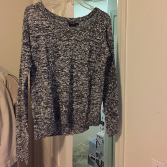 American Eagle Outfitters Sweaters - American eagle outfitter worn once new condition😘