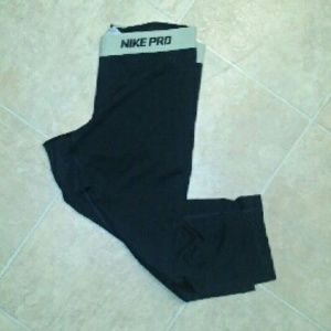 Reposh!!...Nike pro leggings M but fit like L
