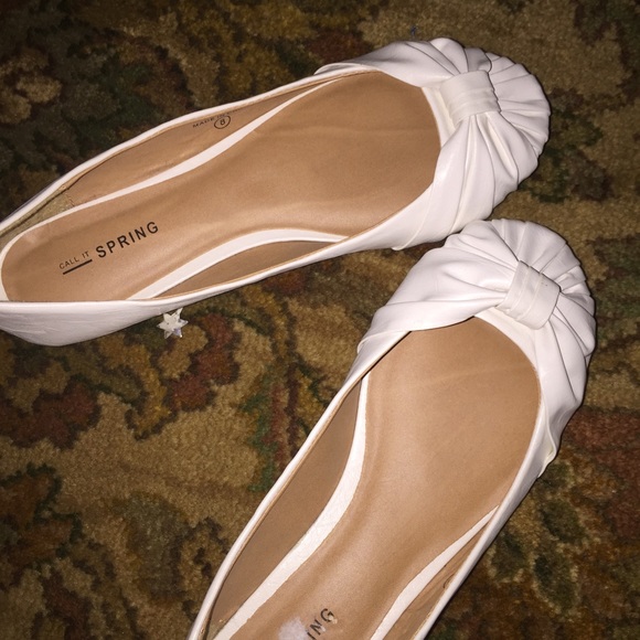 BRAND NEW WHITE FLATS