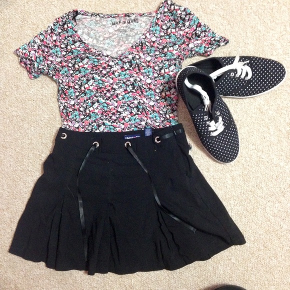 Limited Too girls black skirt.