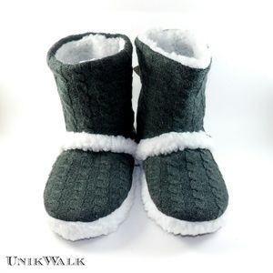 NWT Muk Luk Knit Boots