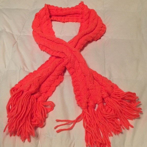 Pretty orange peachy cotton scarf with fringe