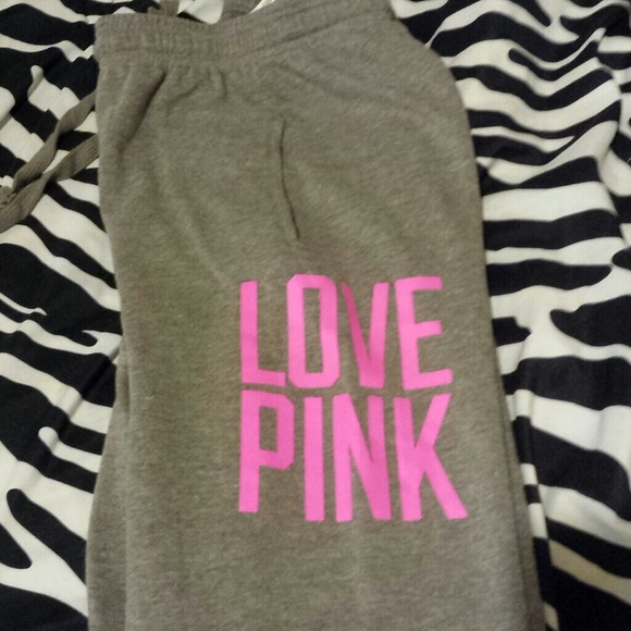 Cropped sweatpants