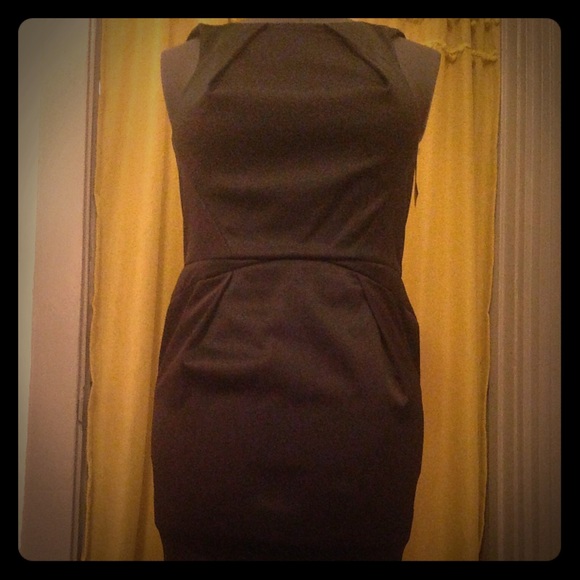 SOLD - TOPSHOP little. black. dress.