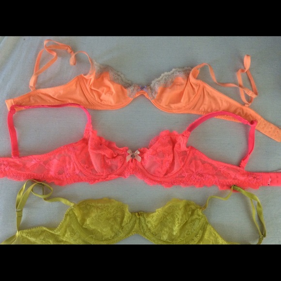 Victoria's Secret Other - 3 underwire lace bra dainty and flirty