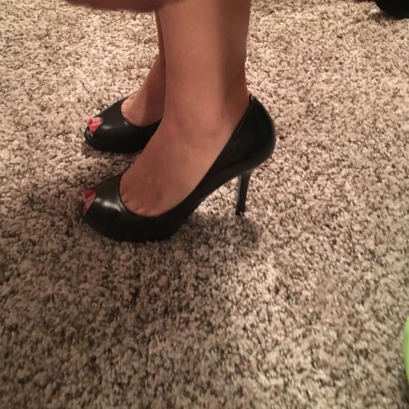 Black peep toe heel