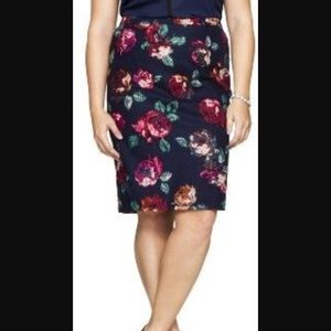 Floral pencil skirt 🔴final price