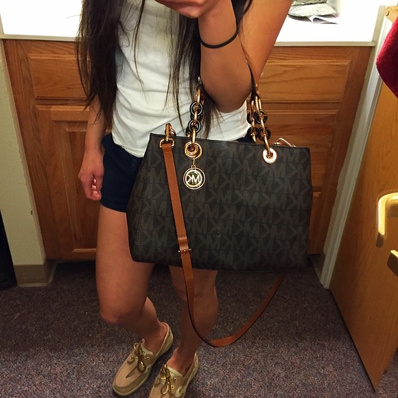 Michael Kors Handbags - Authentic brown Michael Kors purse