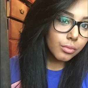 Meet your Posher, Anel