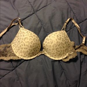 SOLD Push up bra 36b