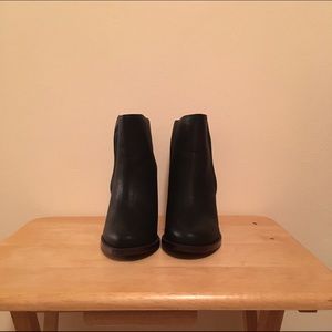 ONE DAY SALE: UO Silence + Noise Boot
