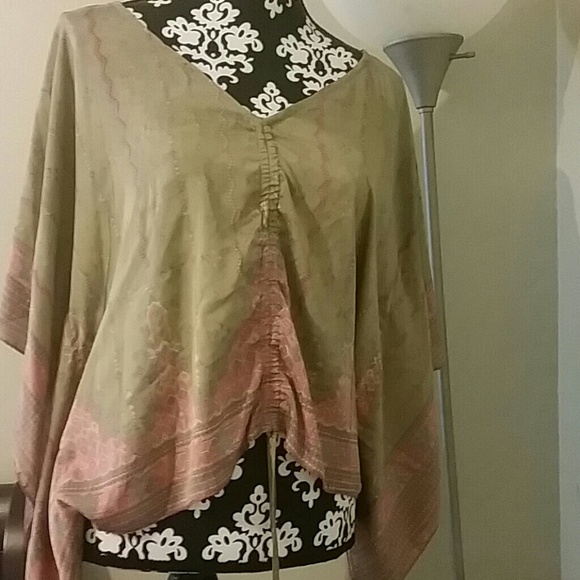 Flowy Top - Picture 2 of 3