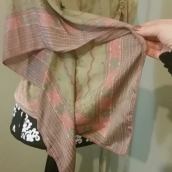 Flowy Top - Picture 3 of 3