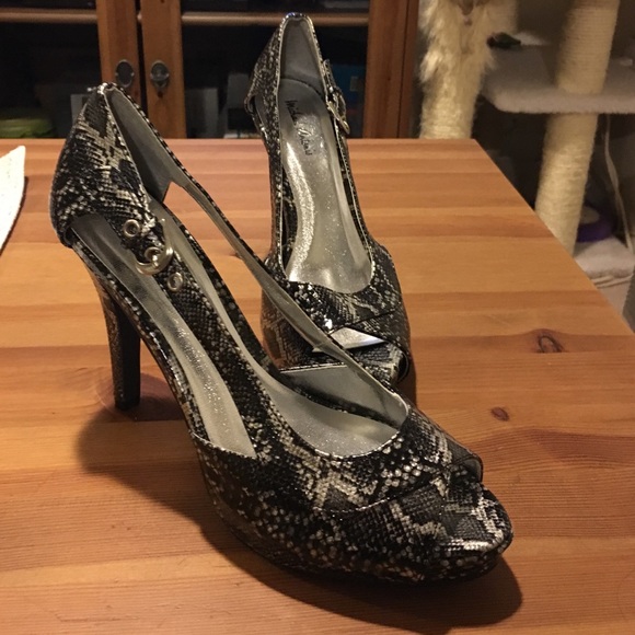 Peep toe  shoes