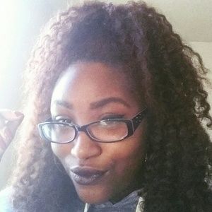 Meet your Posher, Simone