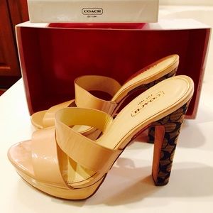 ❤️ Beautiful Coach heels and guess heels