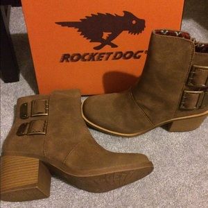 Rocket Dog Dundee boots - new in box!!