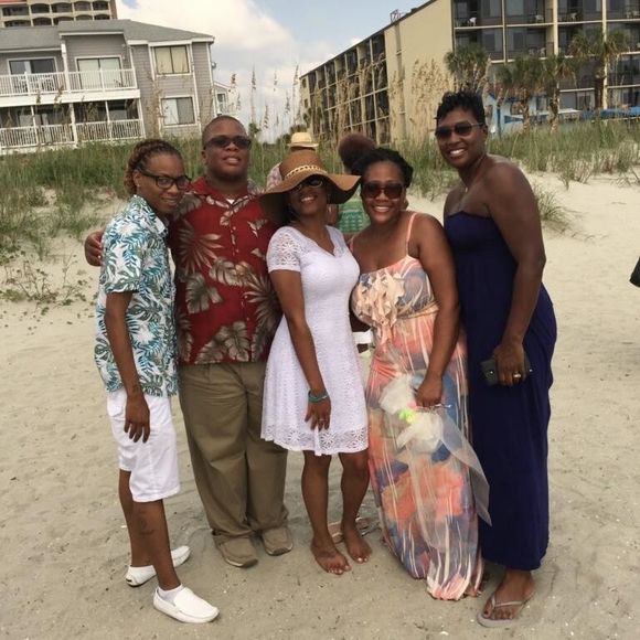 Meet your Posher, Diandra - Picture 1 of 1