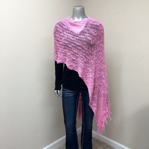Sweaters - 💥SOLD💥Pink Shaw with Fringe