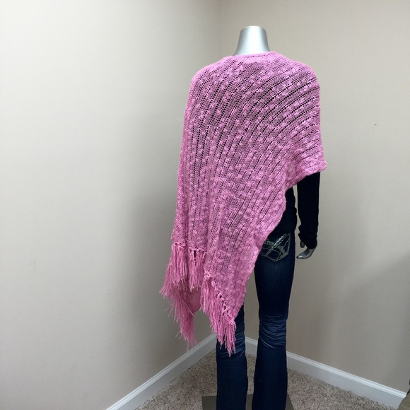 💥SOLD💥Pink Shaw with Fringe - Picture 3 of 4