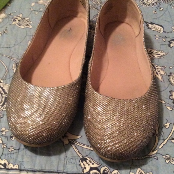 GOLD SEQUINED FLATS
