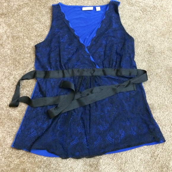Blue and lace V neck tank - Picture 2 of 4