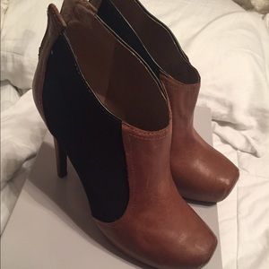 Jessica Simpson burnished acorn bootie