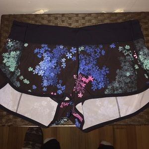 💥SALE💥 Black Floral Speed Shorts