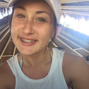 Meet your Posher, Dakota