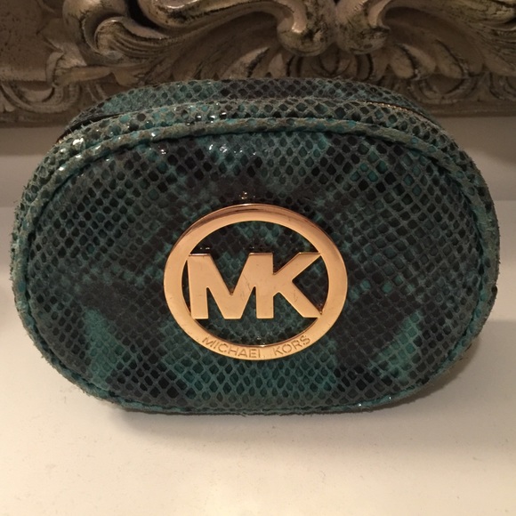 🔸Michael Kors Cosmetic Case🔸
